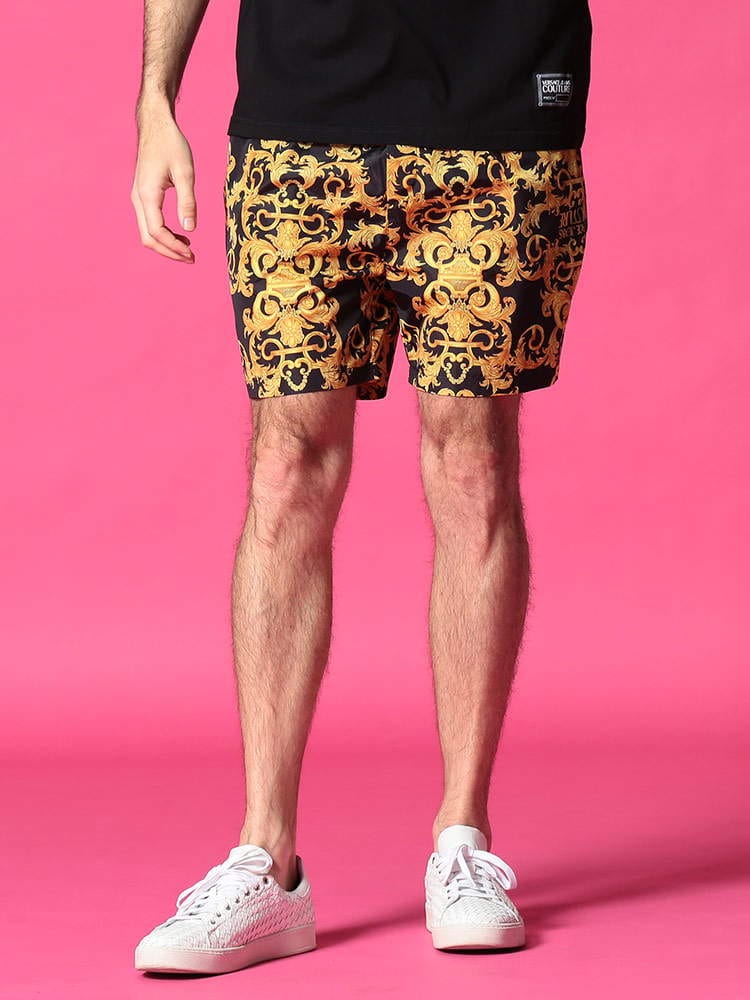VERSACE JEANS COUTURE (ヴェルサーチェ ジーンズクチュール) 総柄プリント 前閉じ ショートパンツ VCA4GWA1A625193