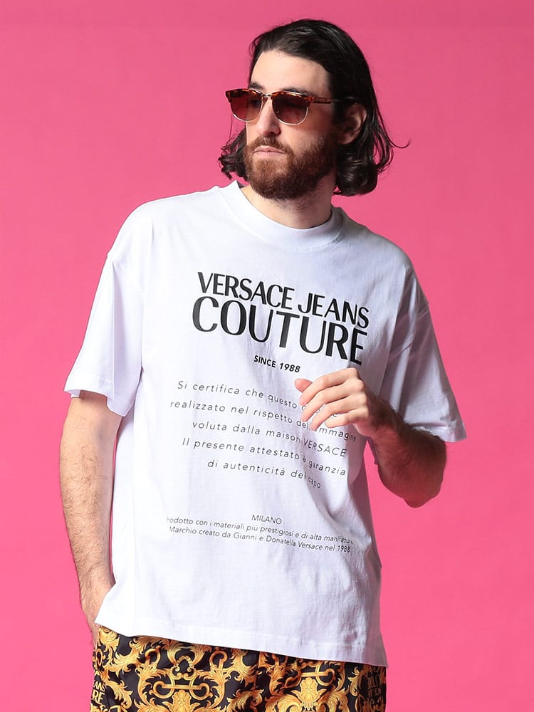 VERSACE JEANS COUTURE (ヴェルサーチェ ジーンズクチュール) 綿100％ ロゴプリント クルーネック 半袖 Tシャツ VCB3GWA7TM30319 ブランド