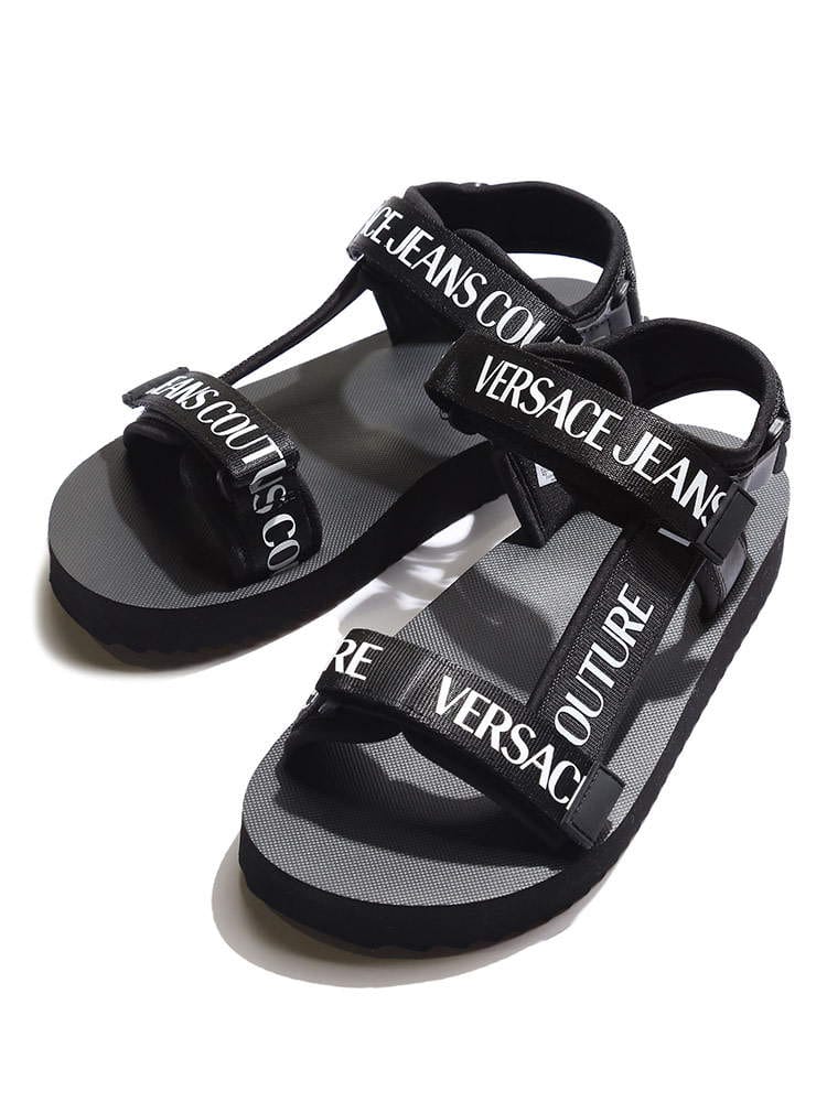 VERSACE JEANS COUTURE (ヴェルサーチェ ジーンズクチュール) ロゴストラップ ラバー サンダル VCE0YWASY171937