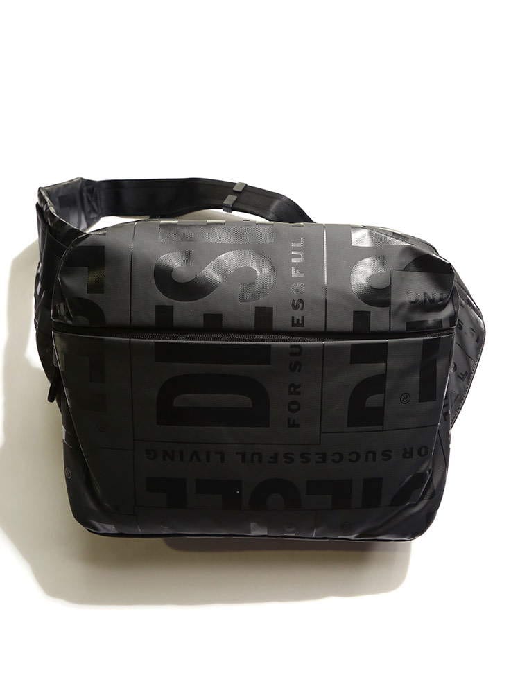 DIESEL (ディーゼル) ランダムロゴ ビッグ ウエストバッグ DSX07796P3893