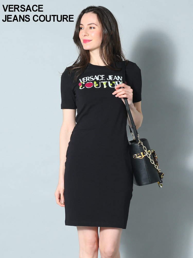 VERSACE JEANS COUTURE (ヴェルサーチェ ジーンズ クチュール) ロゴプリント クルーネック 半袖 ロング Tシャツ VCL74HAOT15