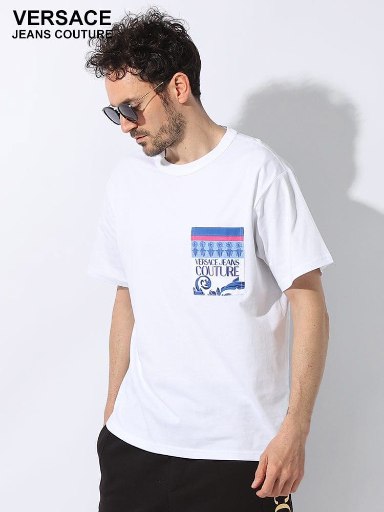 VERSACE JEANS COUTURE (ヴェルサーチェ ジーンズ クチュール) バックロゴ ポケット付き クルーネック 半袖 Ｔシャツ レギュラーフィット VC76GAH6RB ブランド メンズ 男性 トップス