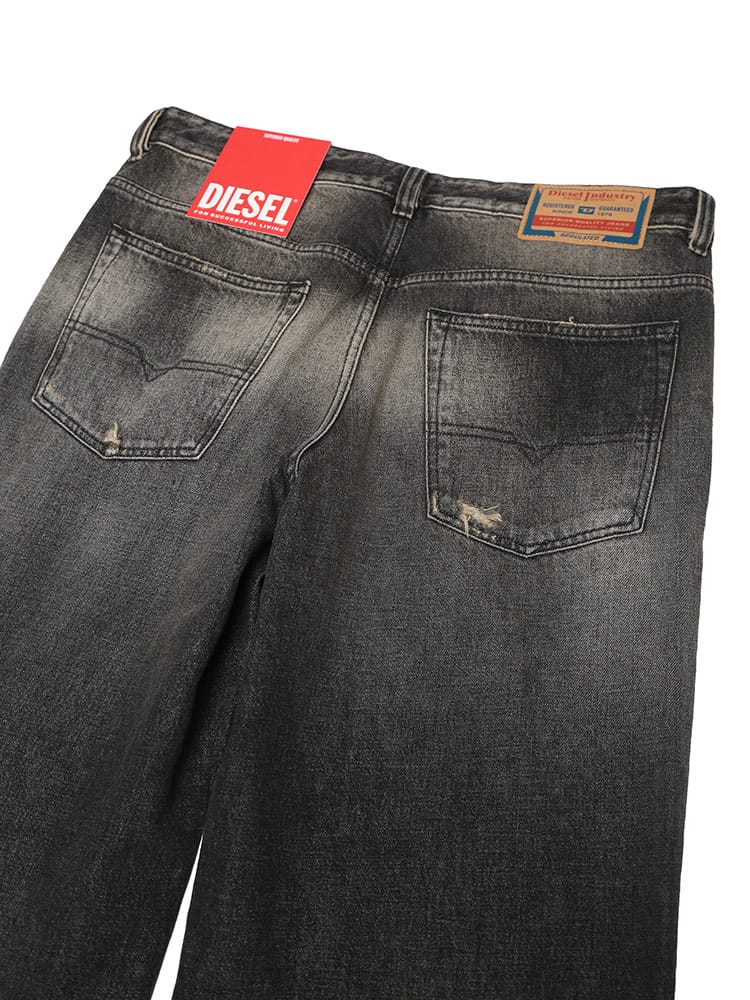 DIESEL (ディーゼル) ダメージ加工 ボタンフライ ジーンズ D-MACRO 