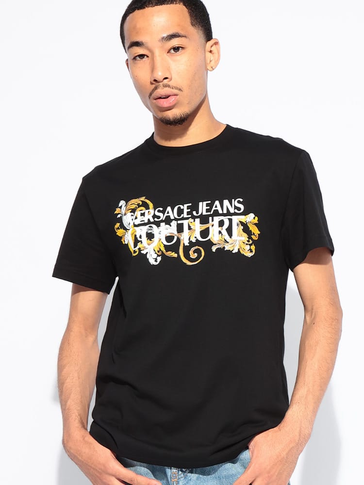 VERSACE JEANS COUTURE (ヴェルサーチェ ジーンズ クチュール) ロゴプリント クルーネック 半袖 Tシャツ VC78GAHC05 メンズ