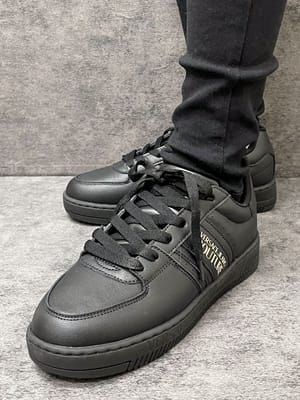 VERSACE JEANS COUTURE (ヴェルサーチェ ジーンズ クチュール) ロゴ メイッサ スニーカー VCL79VA3SJ7 レディース