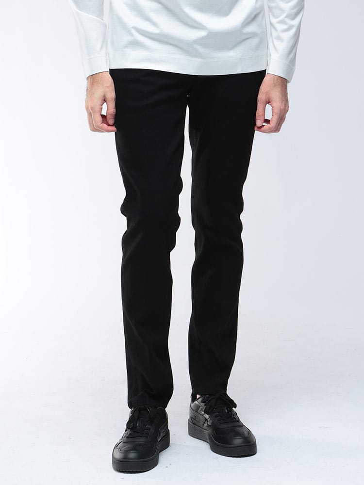 EMPORIO ARMANI (エンポリオアルマーニ) J06 スリムフィット ストレッチ ブラック デニムパンツ EAEM121AF19595 メンズ
