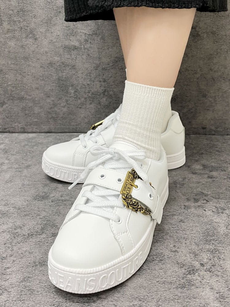 VERSACE JEANS COUTURE (ヴェルサーチェ ジーンズ クチュール) バロックバックル ローカット スニーカー VCL79VA3SK9 レディース