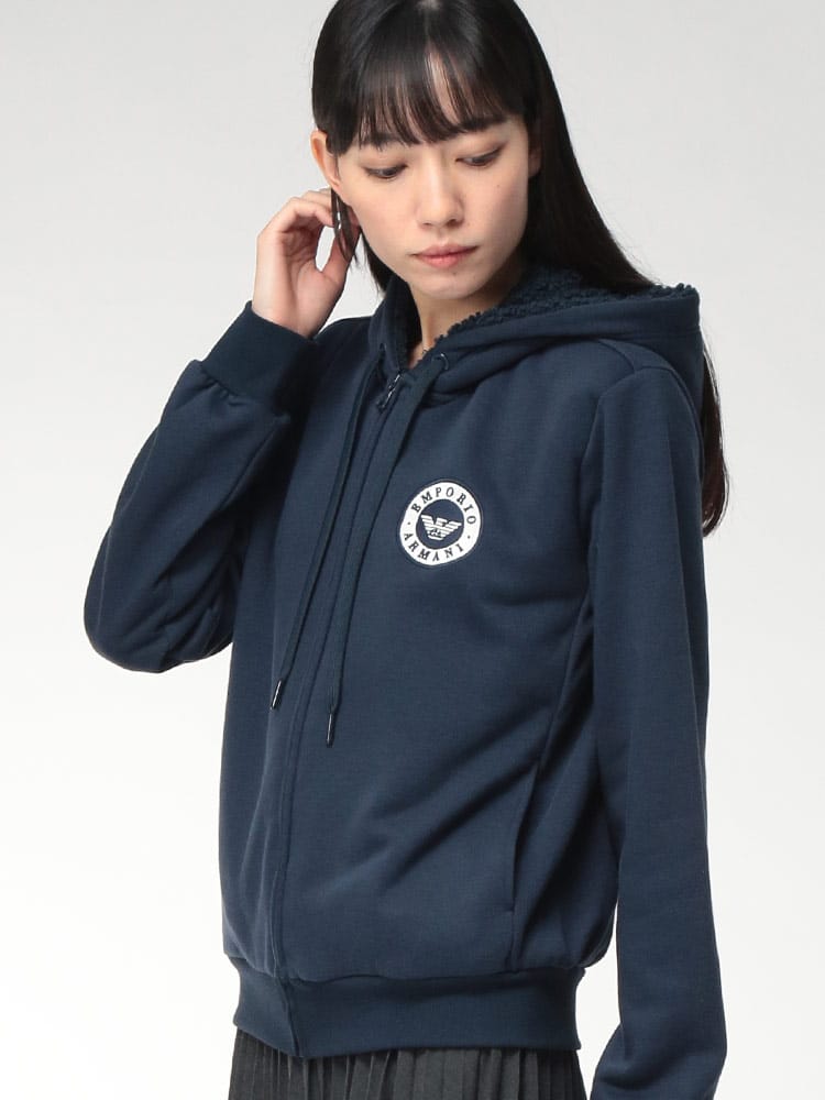 EMPORIO ARMANI (エンポリオアルマーニ) 胸ロゴ刺繍 フルジップ 裏ボア パーカー EAULEW001935 レディース
