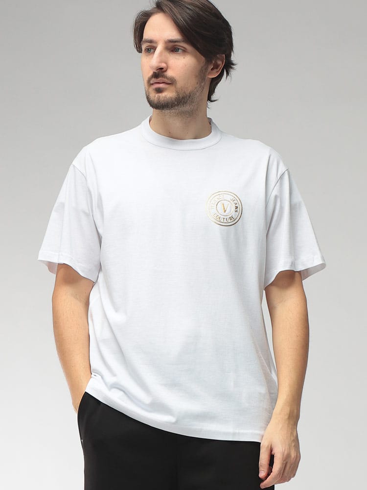 VERSACE JEANS COUTURE (ヴェルサーチェ ジーンズ クチュール) メンズ Tシャツ 半袖 エンブレムロゴ クルーネック カットソー VC80GAHT04