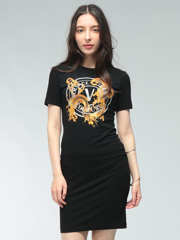 VERSACE JEANS COUTURE (ヴェルサーチェ ジーンズ クチュール) レディース ワンピース 半袖 ラインストーンロゴ クルーネック Tシャツワンピース VCL80HAOE01