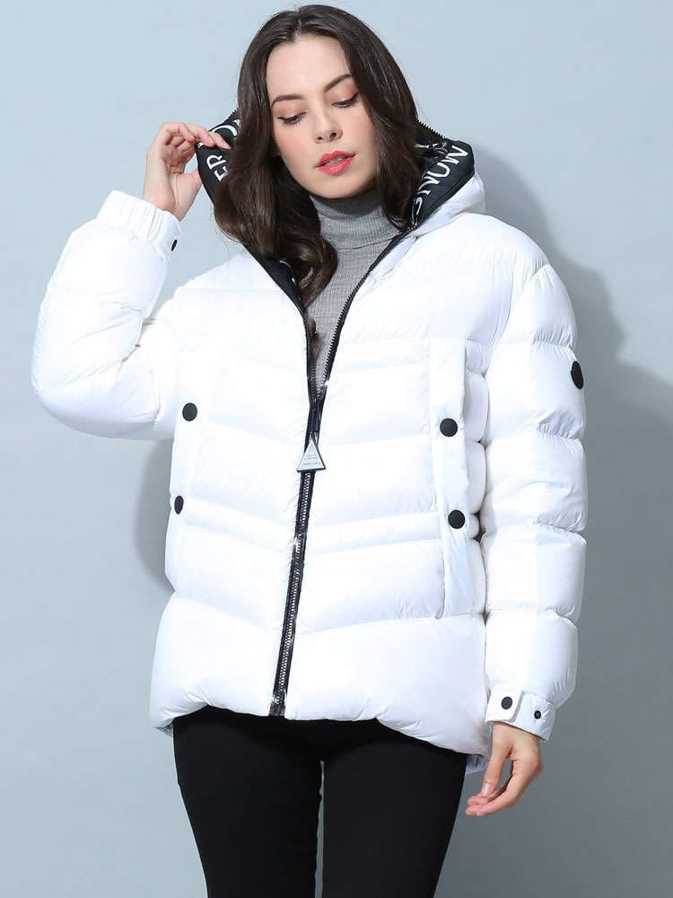 モンクレール レディース ダウン MONCLER ブランド ダウンジャケット ショートダウン アウター ジャケット ブルゾン フード ロゴ フルジップ キルティング Clair ルーズフィット 黒 クロ ブラック 白 シロ ホワイト MCLCLAIR2