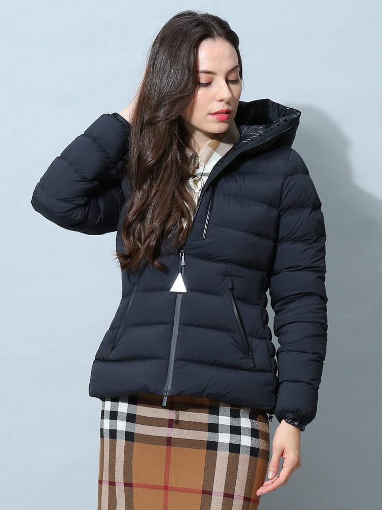 モンクレール レディース ダウン MONCLER ブランド ダウンジャケット ショートダウン アウター ジャケット ブルゾン フード フルジップ ショート ロゴ Herbe ストレッチ ナイロン スリムフィット 黒 MCLHERBE2