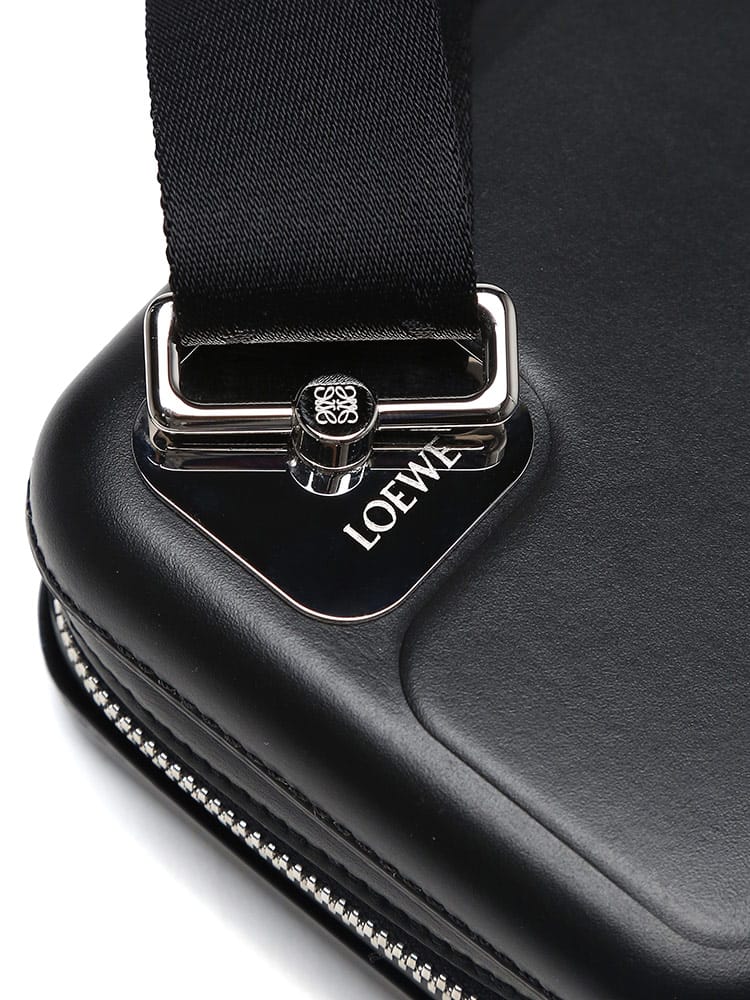 LOEWE (ロエベ) スムースカーフ モールデッド スリング クロスボディー 