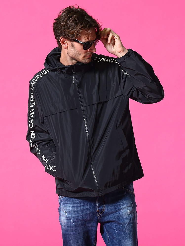 Calvin Klein (カルバンクライン) アームテープロゴ 裏メッシュ フード フルジップ ジャケット CKCM130597 ナイロンジャケット