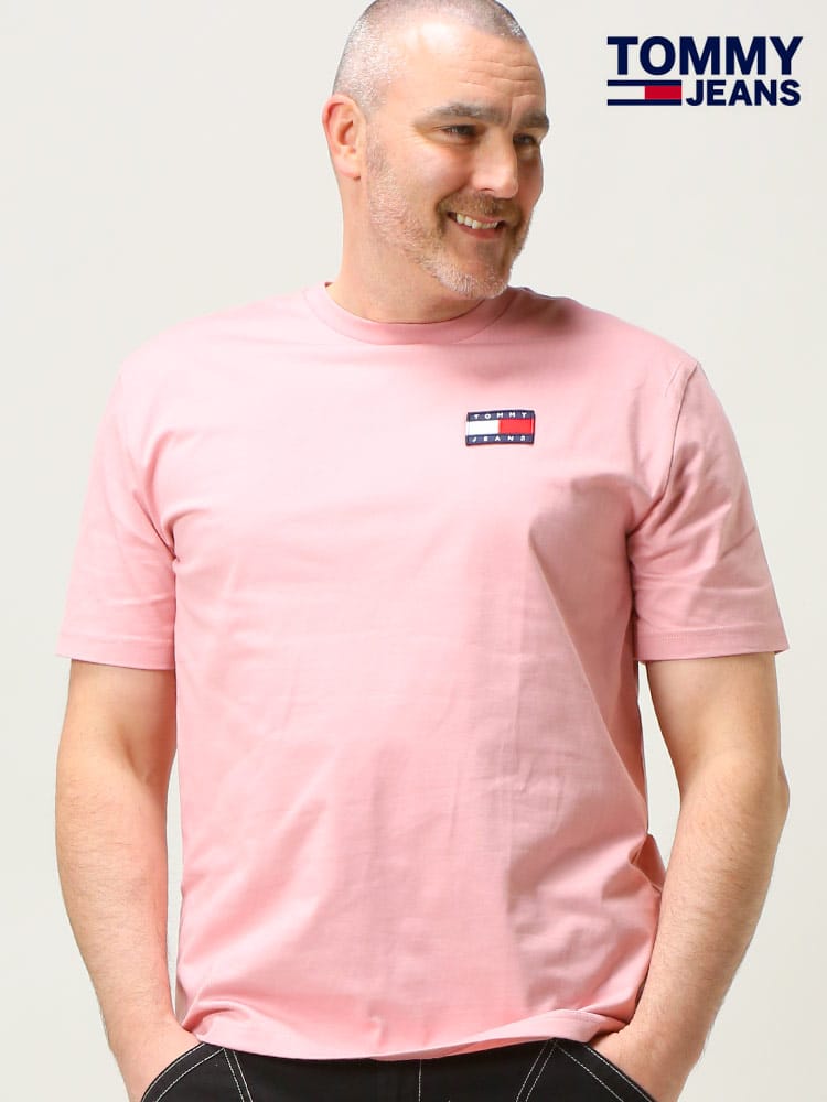 大きいサイズ メンズ TOMMY JEANS (トミージーンズ) 胸ロゴワッペン クルーネック 半袖 Tシャツ