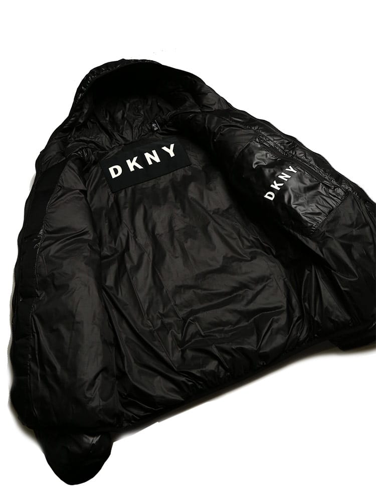 DKNY (ダナキャラン ニューヨーク) 袖ロゴ フード フルジップ 中綿 