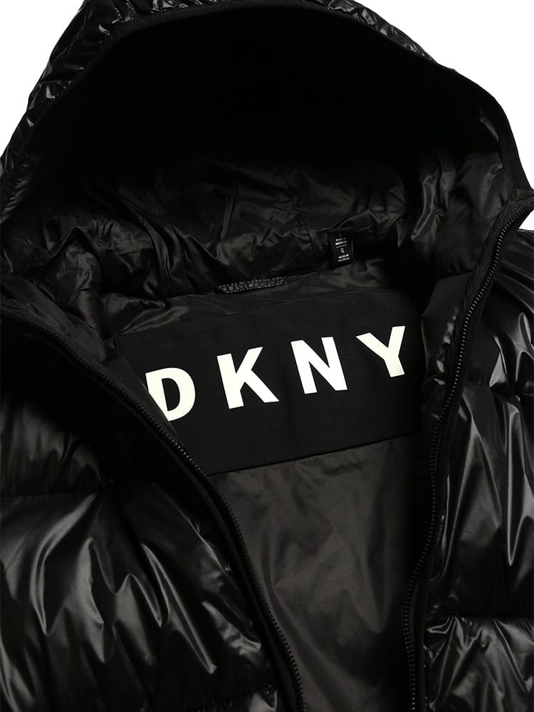 DKNY (ダナキャラン ニューヨーク) 袖ロゴ フード フルジップ 中綿 