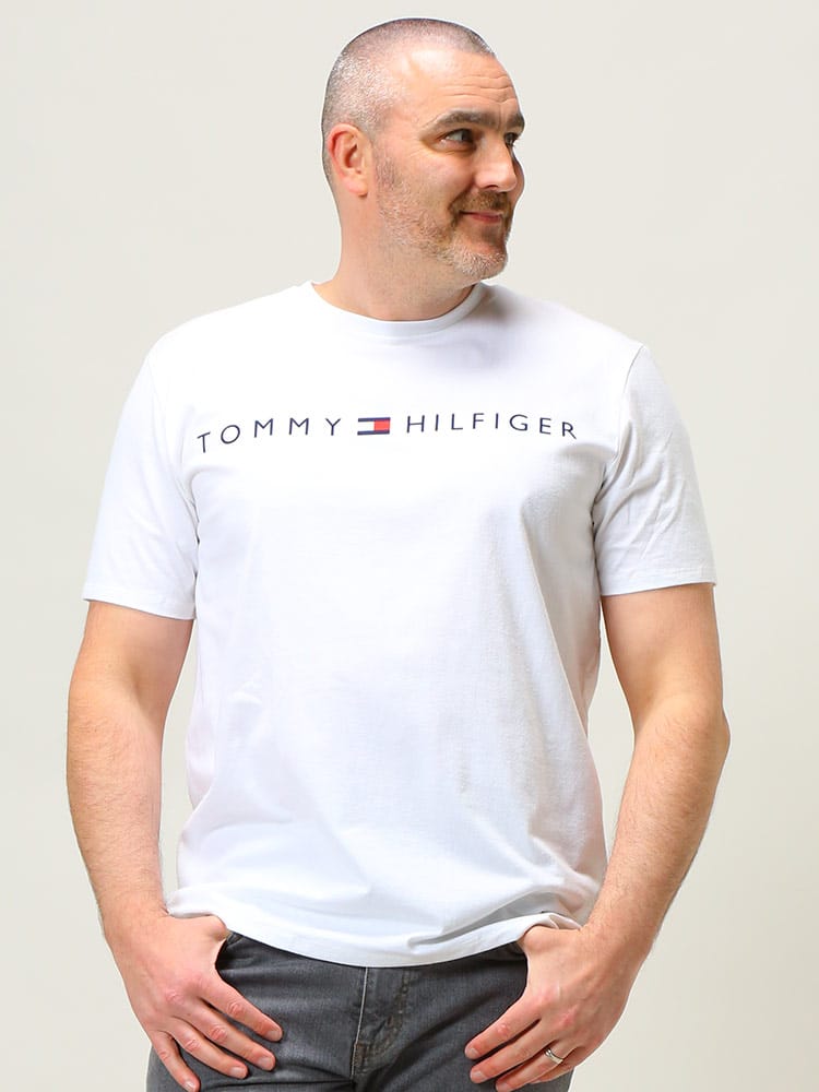 大きいサイズ メンズ TOMMY HILFIGER (トミーヒルフィガー) ロゴプリント クルーネック 半袖 Tシャツ PRINTED LOCK UP TEE