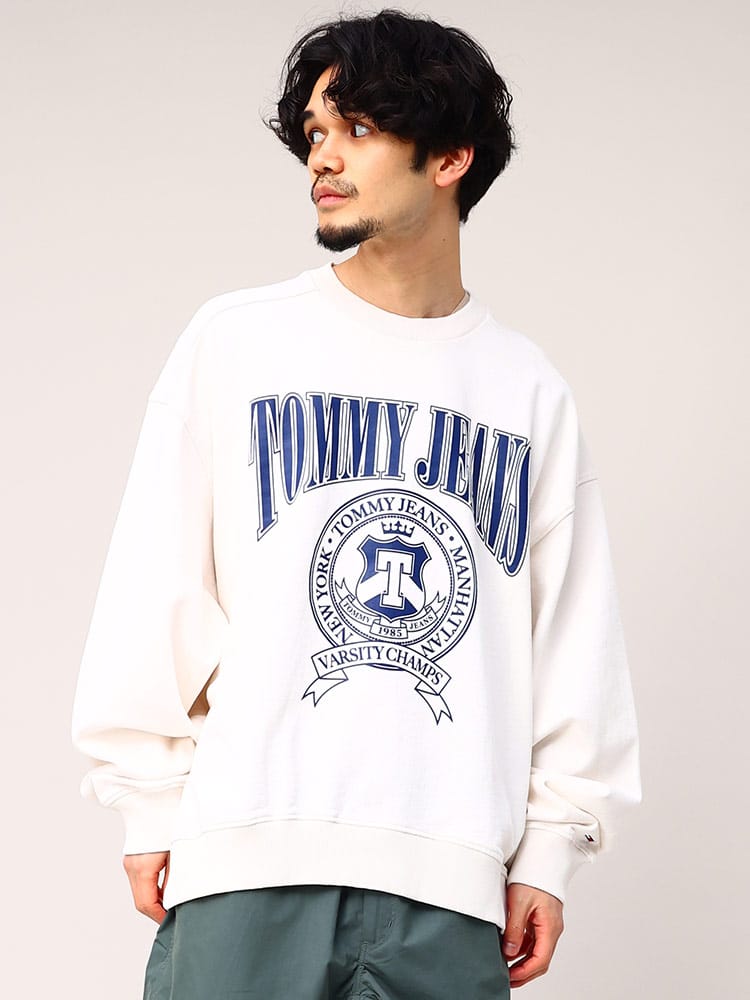 TOMMY JEANS (トミージーンズ) フロントプリント クルーネック スウェットシャツ ユニセックス ロゴT ストリート ビッグロゴ