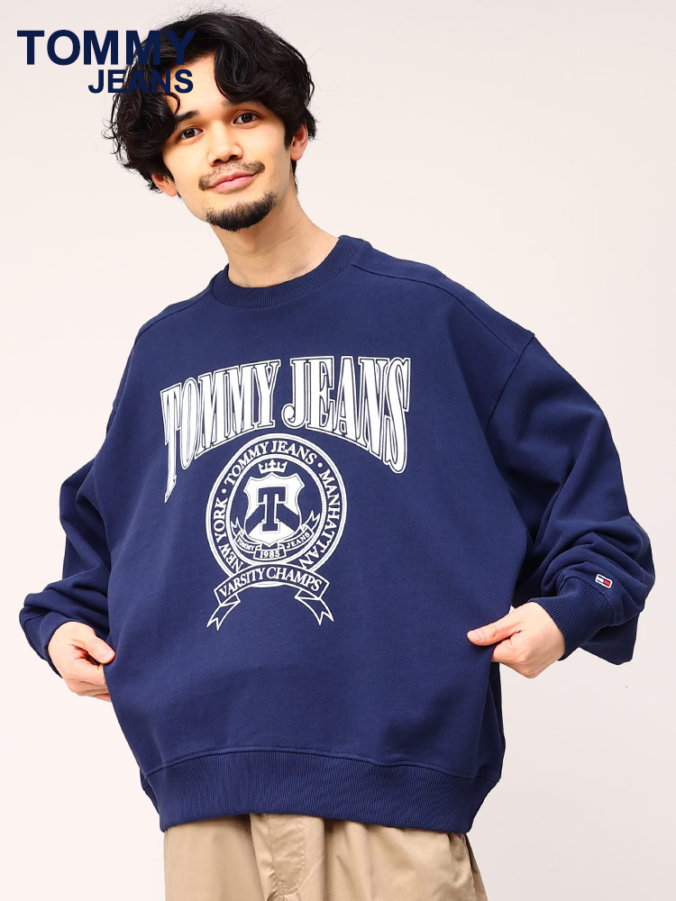 TOMMY JEANS (トミージーンズ) フロントプリント クルーネック 