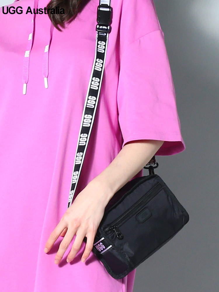 UGG Australia (アグオーストラリア) ロゴストラップ ミニ ショルダーバッグ Janey II Ripstop UGGL1109140