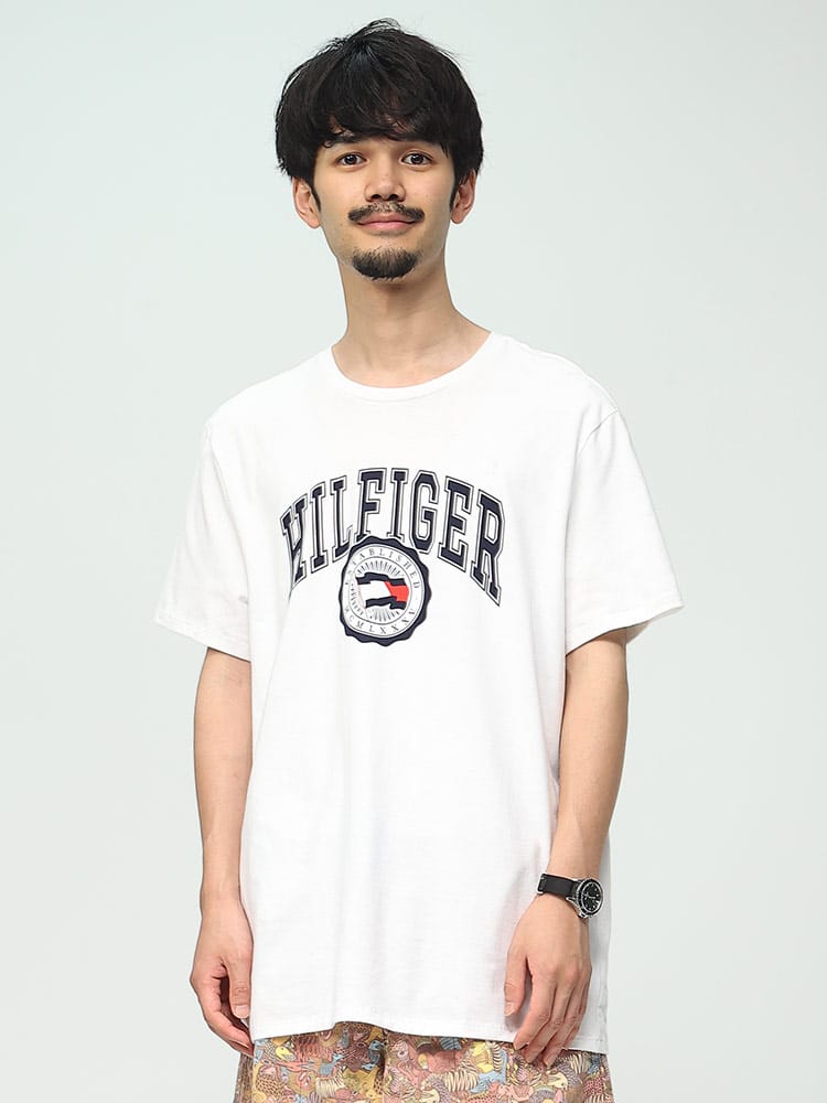 TOMMY HILFIGER (トミーヒルフィガー) ロゴプリント クルーネック 半袖 Tシャツ VARSITY FLAG SS TEE