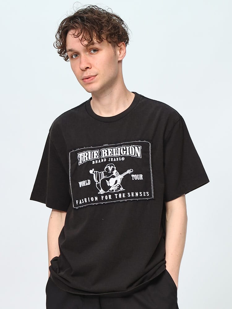 TRUE RELIGION (トゥルーレリジョン) フロント刺繍 BIGアップリケ クルーネック 半袖 Tシャツ RELAXED FIT