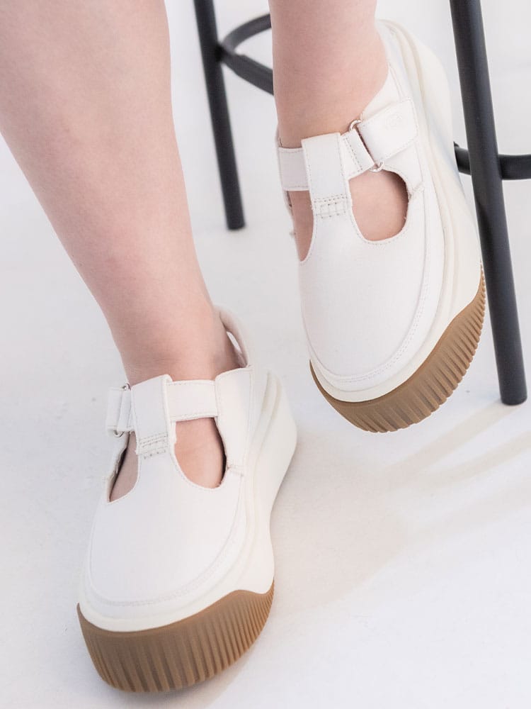 UGG (アグ) ストラップ 厚底サンダル EZ-DUZZIT T-STRAP レディース