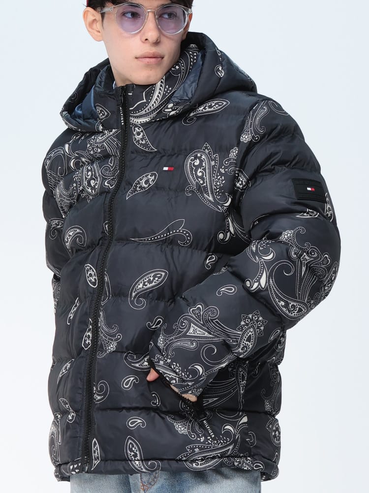 TOMMY HILFIGER (トミーヒルフィガー) バンダナ柄 フルジップ 中綿 
