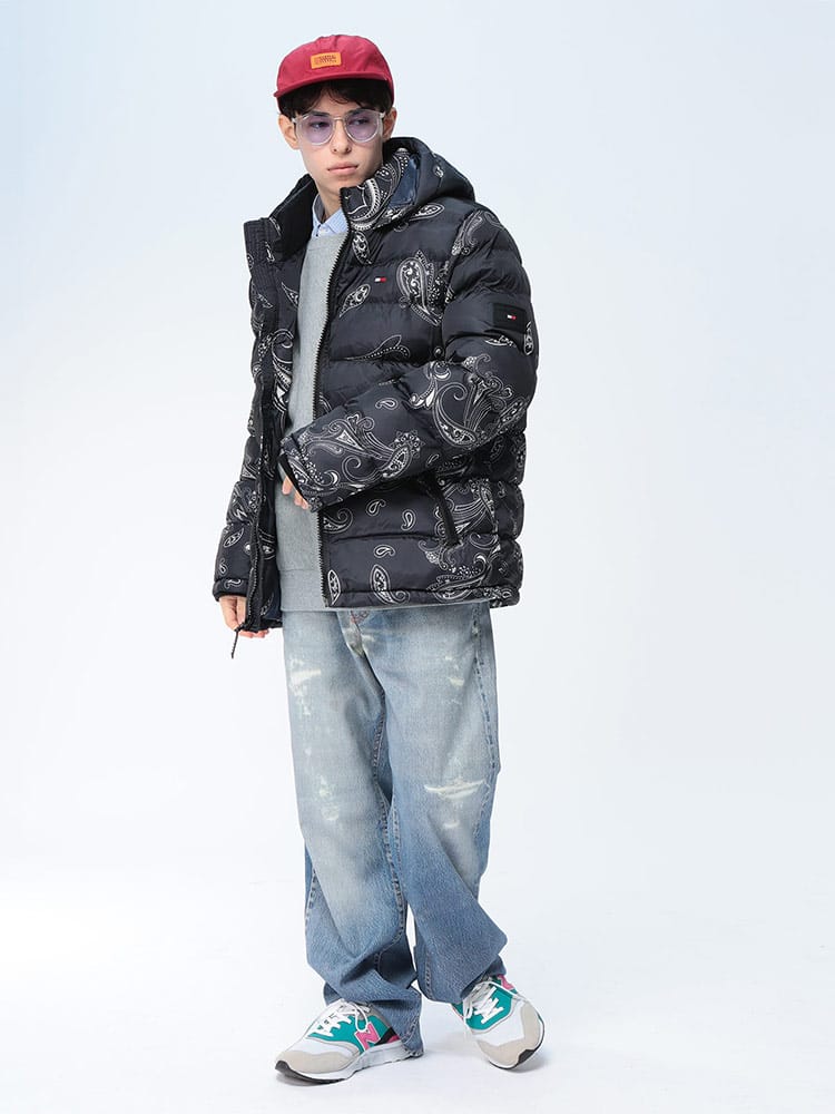 TOMMY HILFIGER (トミーヒルフィガー) バンダナ柄 フルジップ 中綿 