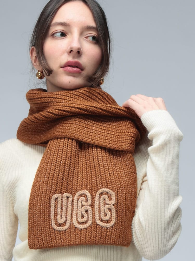 UGG (アグ) ロゴ リブ マフラー Chunky Crafted Rib Scarf チャンキー クラフテッド リブ スカーフ UGGL102787 レディース