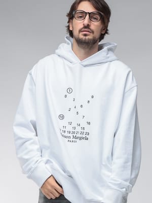 Maison Margiela (メゾン マルジェラ) ランダムカレンダー刺繍 スウェットパーカー MEGU0202S25505