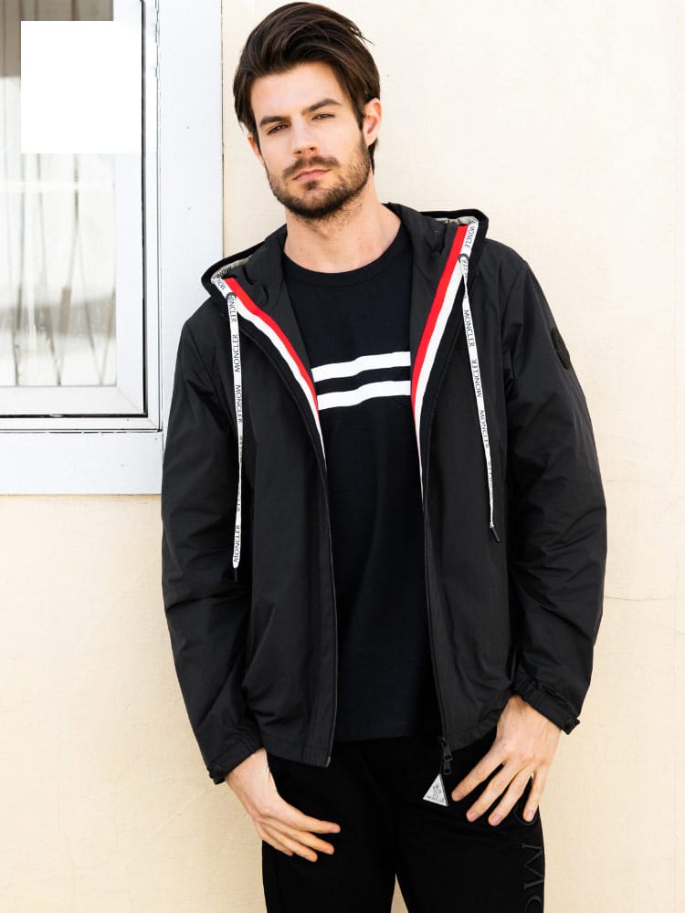 MONCLER (モンクレール) ロゴコード フード フルジップ ジャケット CARLES BLACK MCCARLES1 ナイロンジャケット