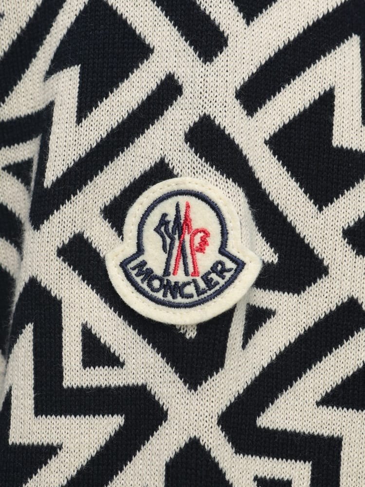 MONCLER (モンクレール) ワッペン 総柄 クルーネック ニット メンズ 