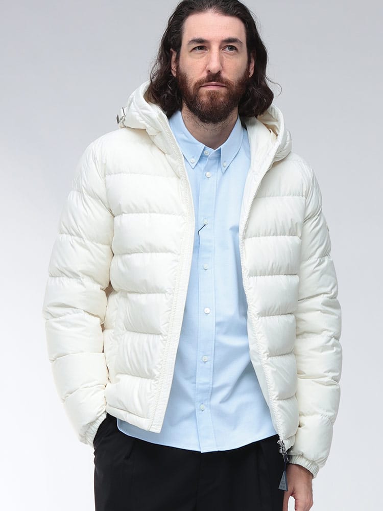 MONCLER (モンクレール) フードロゴストラップ付き ダウンジャケット 