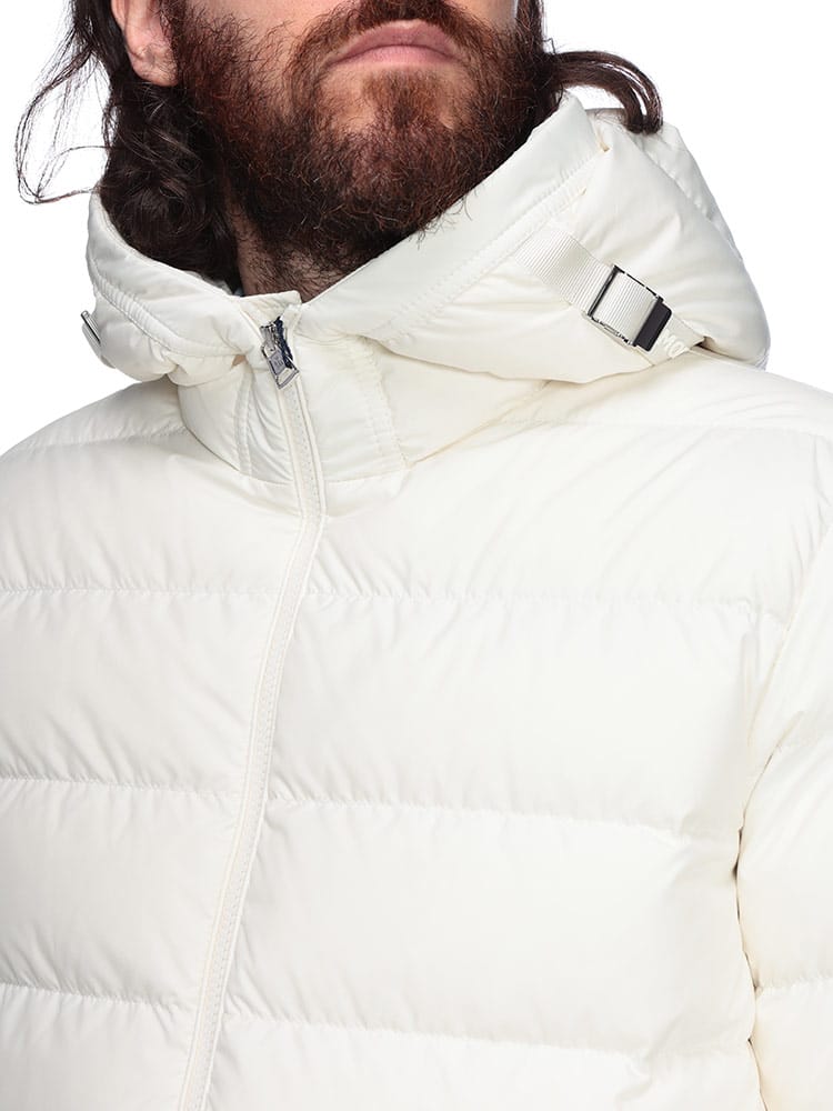 MONCLER (モンクレール) フードロゴストラップ付き ダウンジャケット 