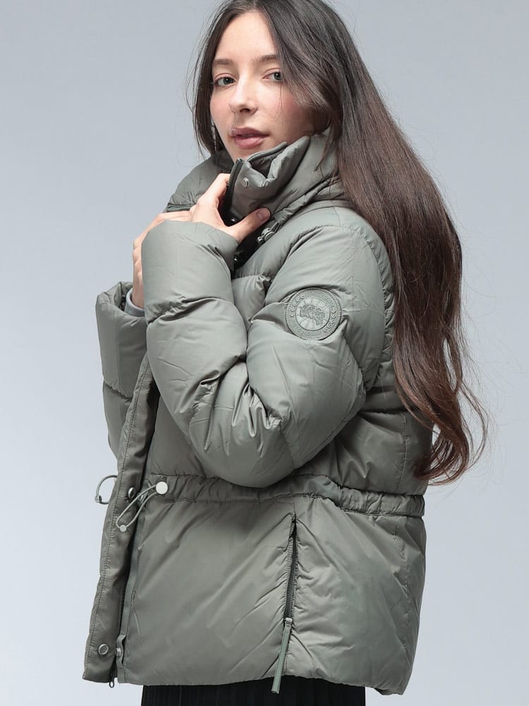 CANADA GOOSE (カナダグース) ロゴ フード付き フルジップ ダウンジャケット MONTGOMERY モントゴメリー CGL3042WT レディース