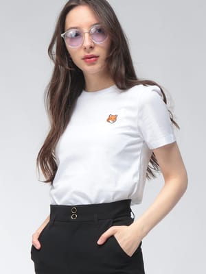 Maison Kitsune (メゾン キツネ) レディース Tシャツ 半袖 ワンポイント 刺繍 FOX HEAD REGULAR KNLW00113KJ7026
