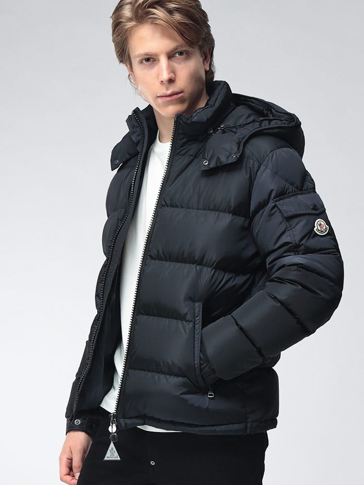 MONCLER (モンクレール) メンズ ダウンジャケット フード着脱 ナイロン ロゴパッチ付き袖ポケット ショートダウン マヤ MAYA MCMAYAM6