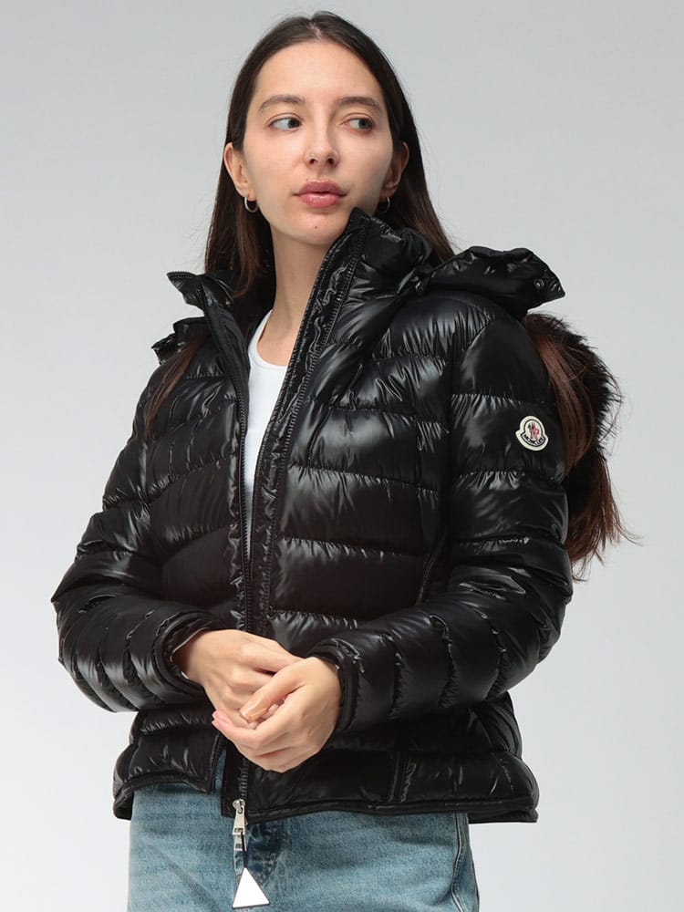 MONCLER (モンクレール) レディース ダウンジャケット ファーフード着脱 ウエストライン 袖ロゴ ショートダウン BADYEFFE MCLBADYEFFE6