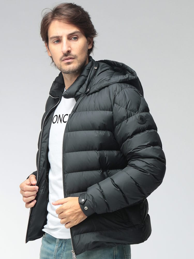 MONCLER (モンクレール) メンズ ダウンジャケット ショートダウン エアソフト 撥水 フード 袖口調節 ARNEB MCARNEB6