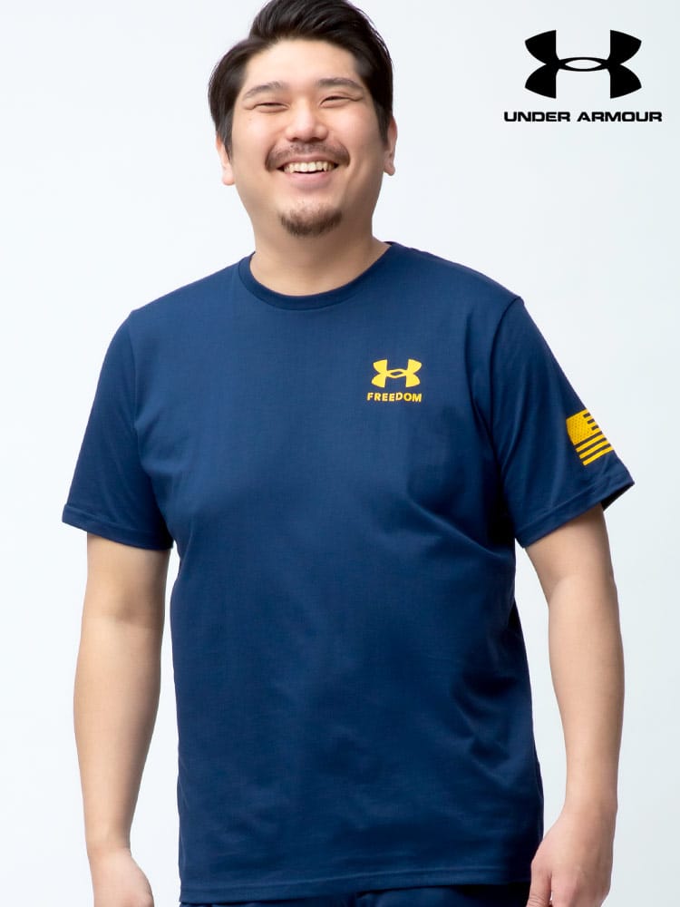 大きいサイズ メンズ UNDER ARMOUR (アンダーアーマー) USA規格 LOOSE バックプリント クルーネック 半袖 Tシャツ NEW FREEDOM FLAG TEE