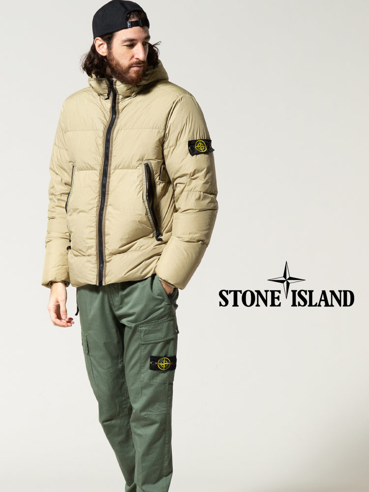 STONE ISLAND (ストーンアイランド) 袖ロゴ フード フルジップ ダウンジャケット SIMO75154012【サカゼン公式通販】