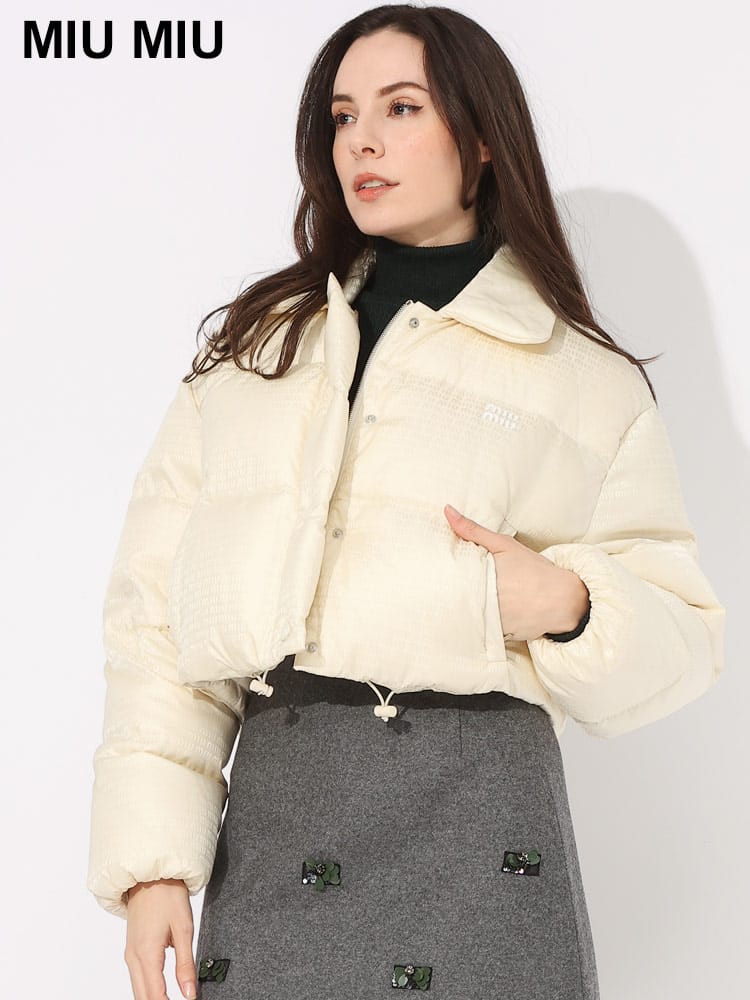 MIU MIU (ミュウミュウ) ロゴ総柄 フルジップ クロップド ダウンジャケット MIUML71913FO ブランド レディース アウター