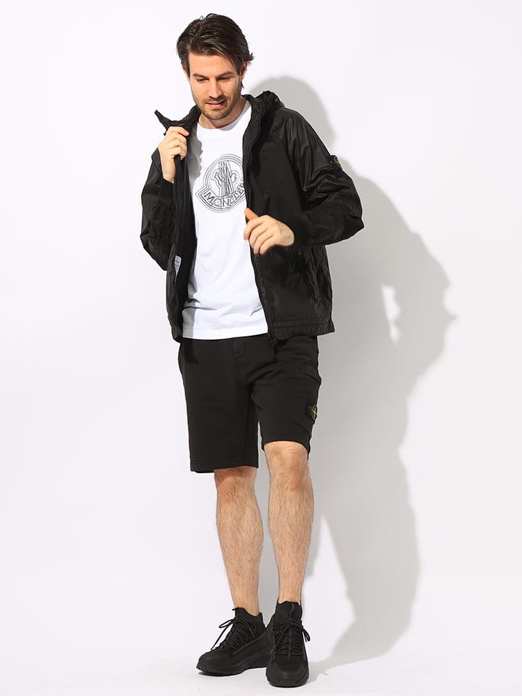 STONE ISLAND (ストーンアイランド) バックル付きフード ロゴパッチ 