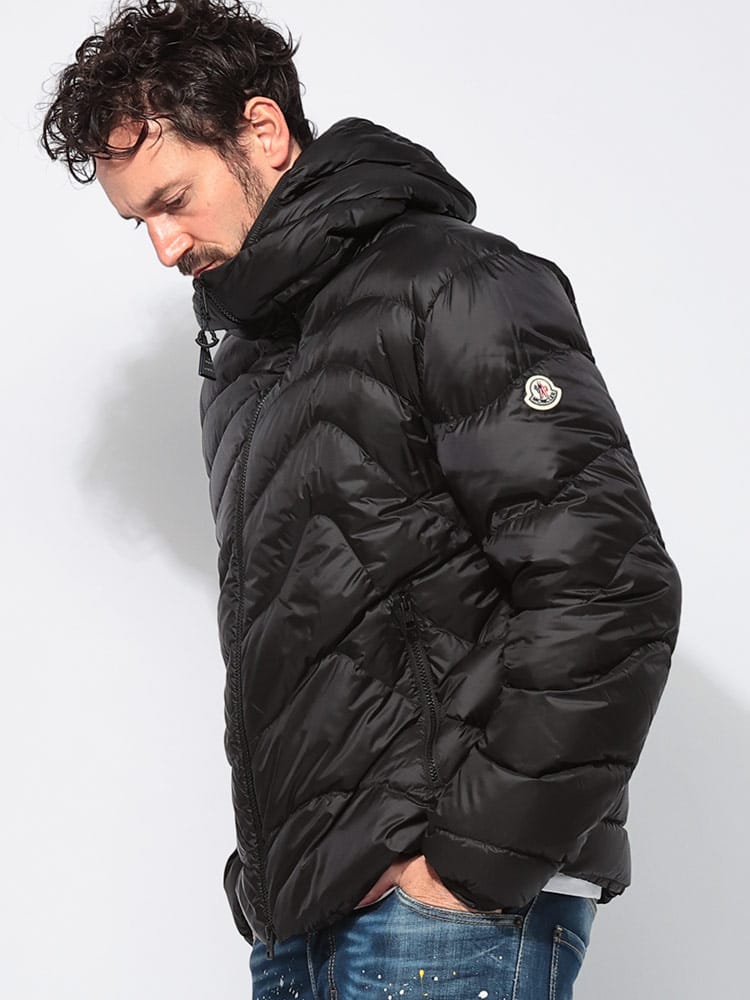 MONCLER (モンクレール) カーブキルティング フルジップ ショート 