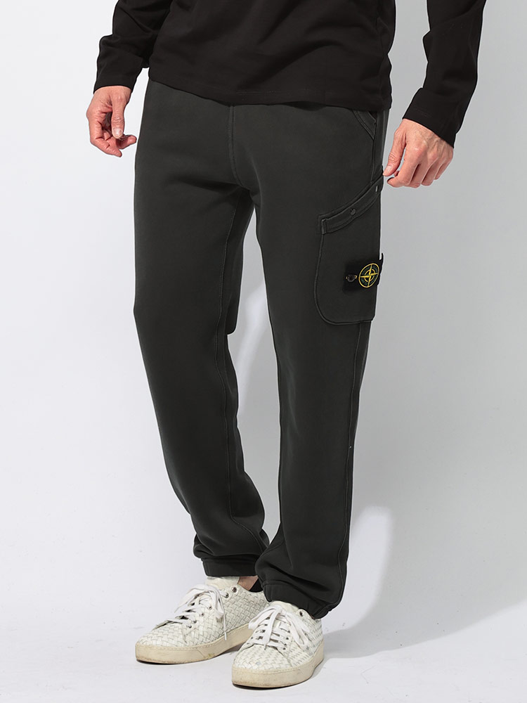 STONE ISLAND (ストーンアイランド) 裏毛 ガーメントダイ加工 カーゴ スウェットパンツ SI8115611【サカゼン公式通販】