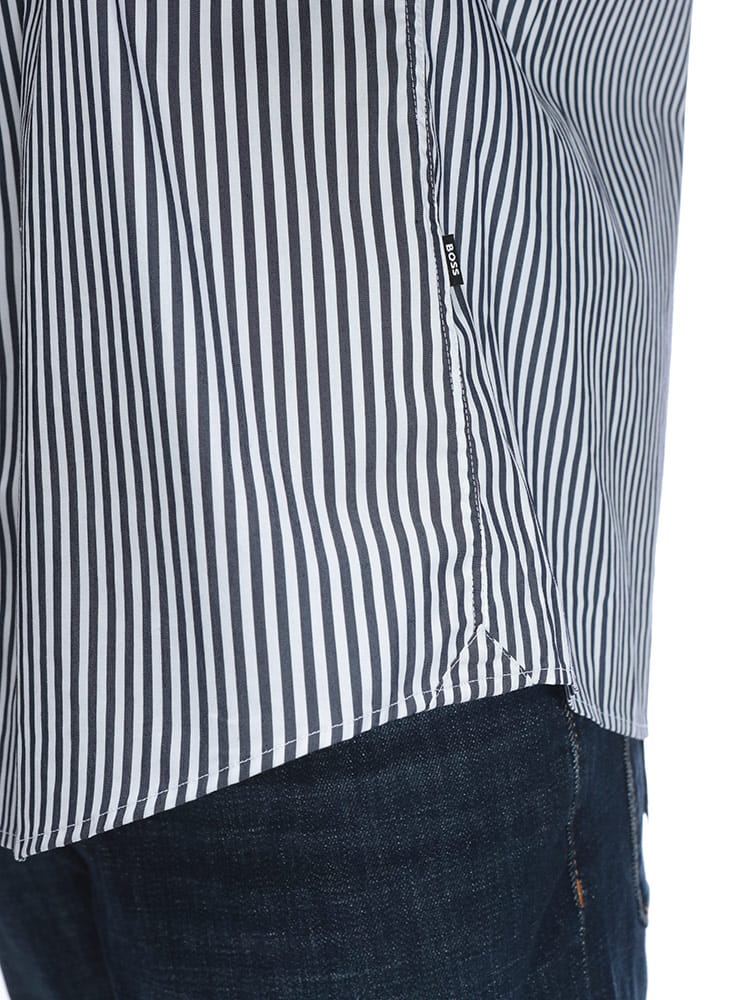 HUGO BOSS (ヒューゴボス) スリムフィット ストライプ柄 ボタンダウン 