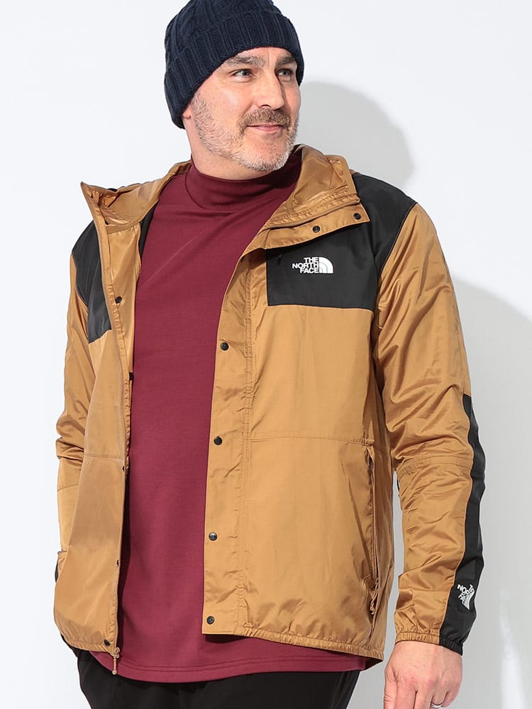 マウンテンパーカー ロゴプリント フルジップ  SEASONAL MOUNTAIN JACKET EU アウター ジャケット フード アウトドア レジャー 春 秋 大きいサイズ メンズ