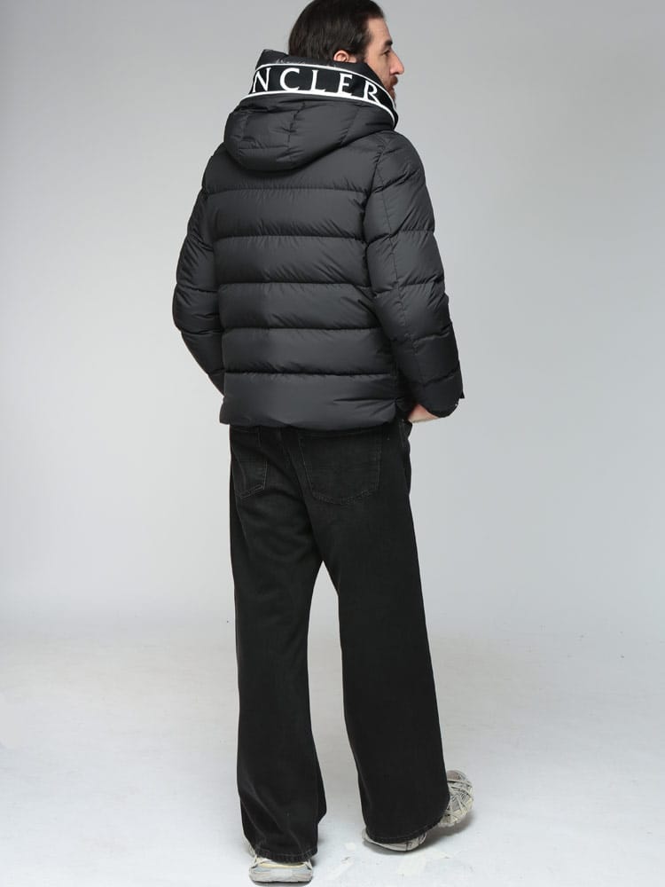 MONCLER (モンクレール) フードロゴ フルジップ ダウンジャケット 